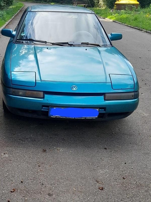Grün Gebraucht 1992 Mazda 323F Limousine | 2.679 € - Bild 1/4