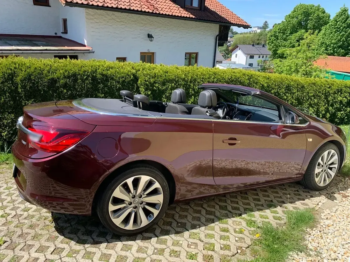 Gebraucht Opel Cascada Innovation 170 PS (125 kW) 2015 Rot Cabrio