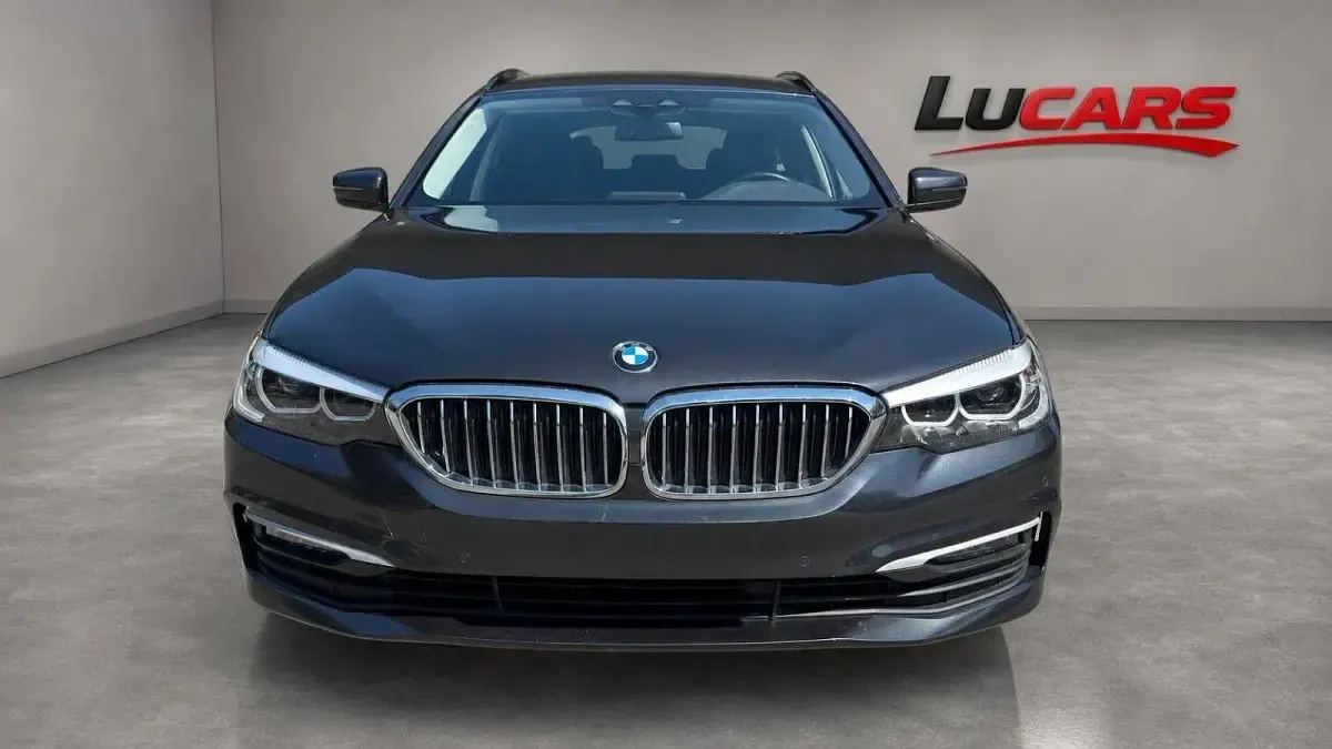 Gebraucht BMW 520 190 PS (139 kW) 2019 Grau Kombi