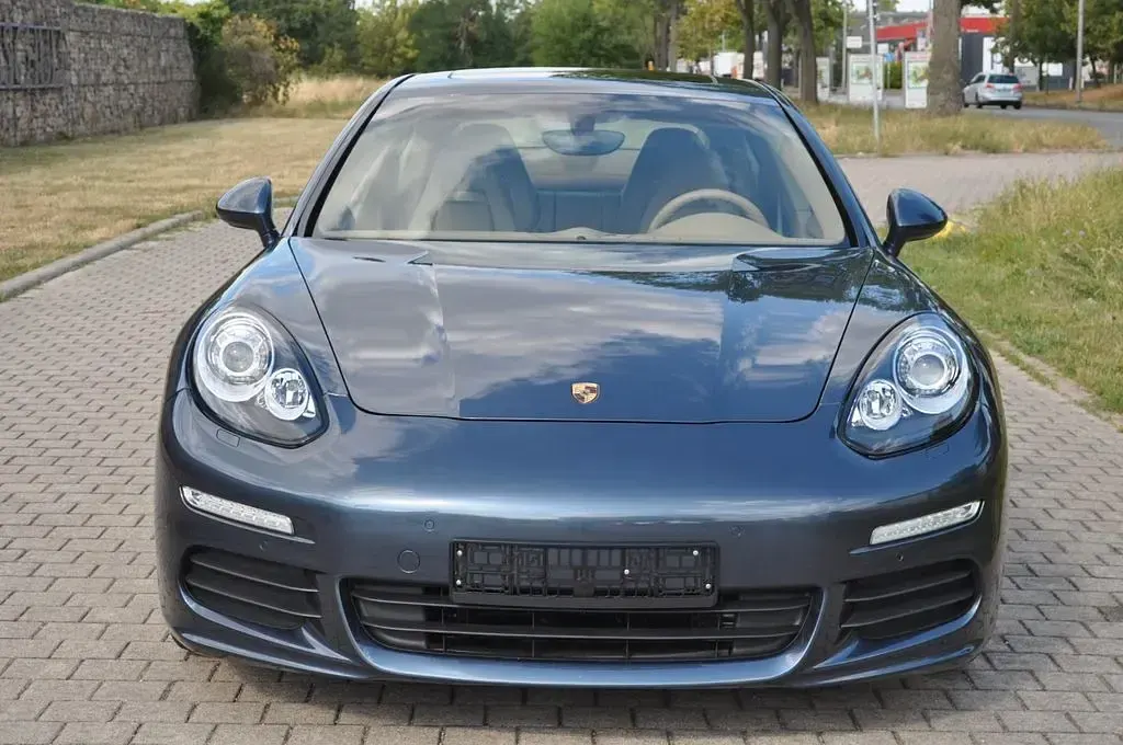 Gebraucht Porsche Panamera 310 PS (228 kW) 2014 Yachtingblaumetallic Kleinwagen