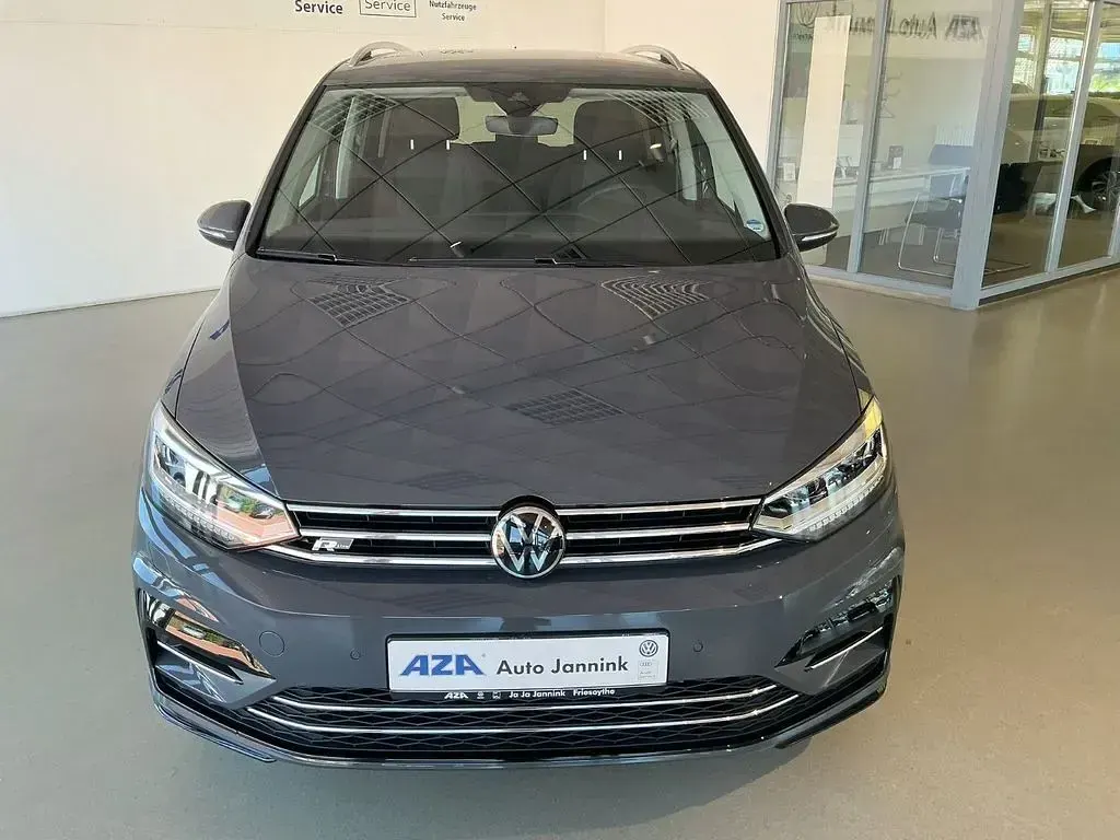 Neu VW Touran Comfortline 150 PS (110 kW) 2026 Grau Van / Kleinbus