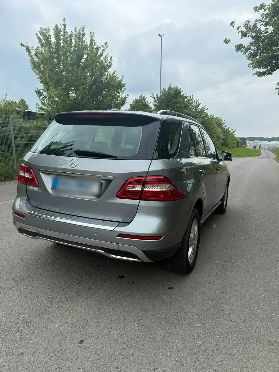 Gebraucht Mercedes ML350 258 PS (189 kW) 2012 Grau SUV