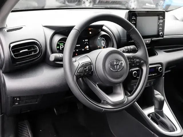 Gebraucht Toyota Yaris Hybrid Team 92 PS (67 kW) 2023 Schwarz Kleinwagen