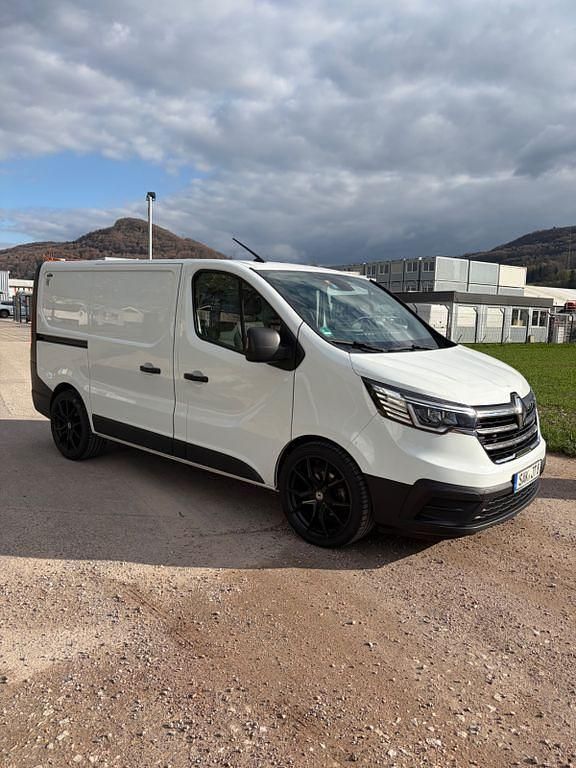 Gebraucht Renault Trafic 131 PS (96 kW) 2022 Weiß Van / Kleinbus