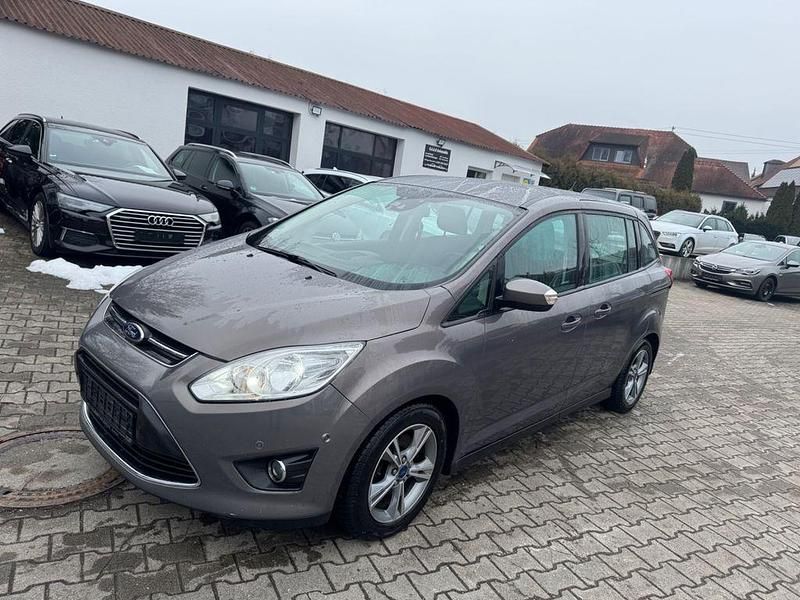 Braun Gebraucht 2014 Ford Grand C-Max SYNC Edition Van / Kleinbus | 5.950 € (Fairer Preis) - Bild 1/4