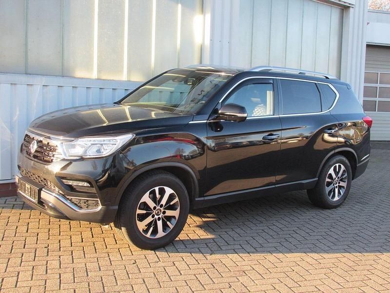 Schwarz Gebraucht 2019 Ssangyong (KGM) Rexton Sapphire SUV | 18.000 € (Guter Preis) - Bild 1/4