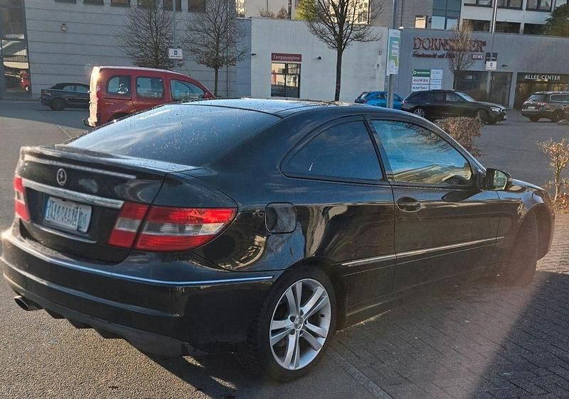 Gebraucht Mercedes CLC200 184 PS (135 kW) 2010 Schwarz Kleinwagen