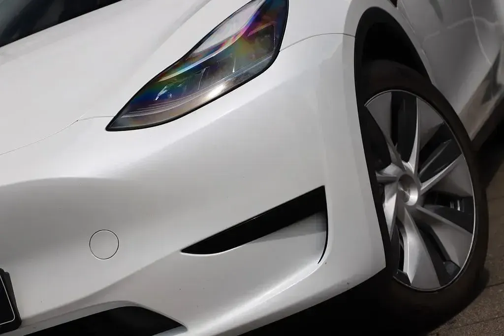 Gebraucht Tesla Model Y RWD 255 kW (347 PS) 2023 Weiß SUV
