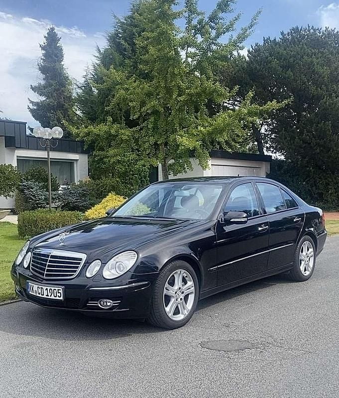 Schwarz Gebraucht 2007 Mercedes E350 Avantgarde Limousine | 4.500 € (Guter Preis) - Bild 1/4
