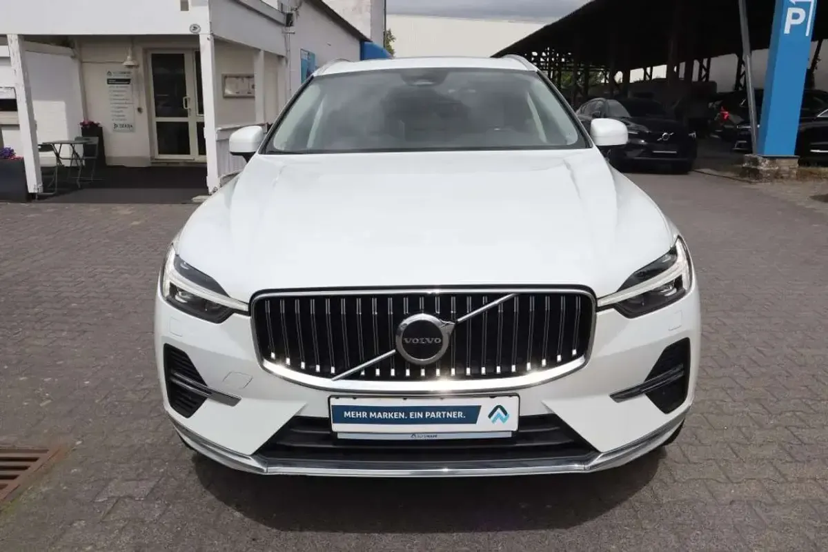 Gebraucht Volvo XC60 398 PS (292 kW) 2023 Crystal white SUV