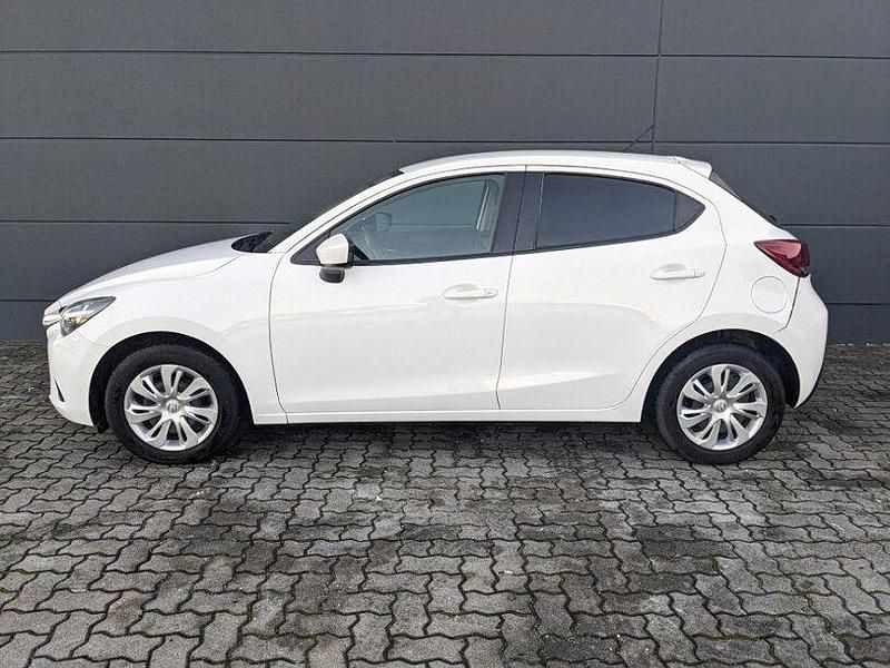 Gebraucht Mazda 2 Center-Line 75 PS (55 kW) 2017 Purweiß Kleinwagen