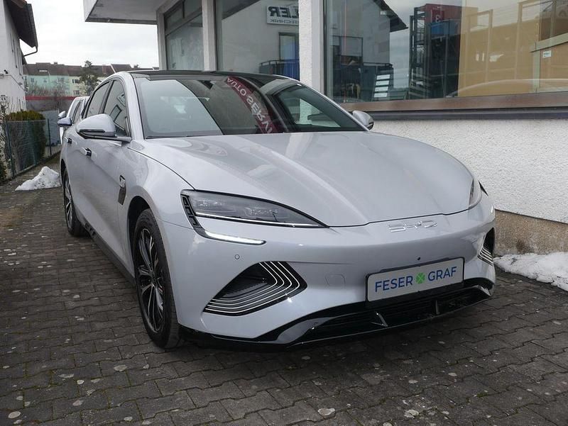 Neu BYD Seal Comfort 169 kW (231 PS) 2026 Grau Limousine