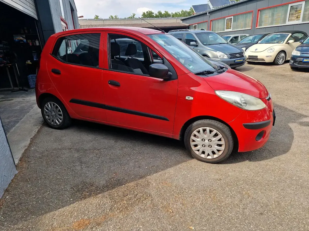 Gebraucht Hyundai i10 67 PS (49 kW) 2009 Rot Kleinwagen
