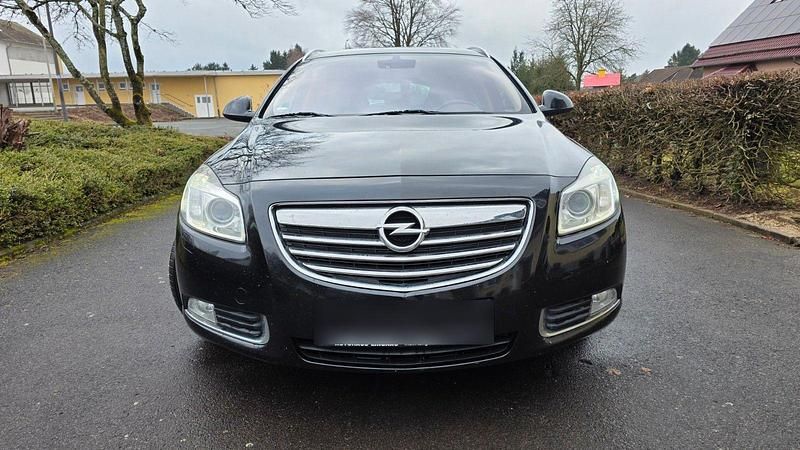 Gebraucht Opel Insignia Cosmo 160 PS (117 kW) 2009 Schwarz Kombi