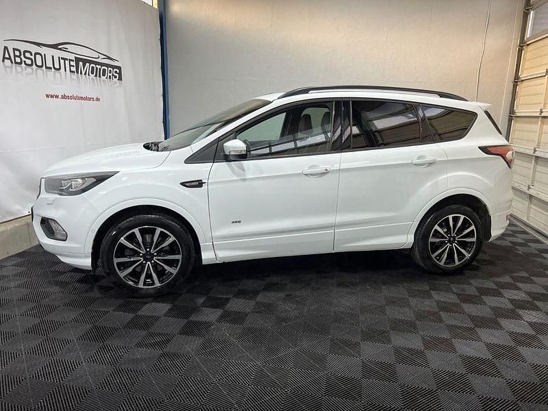 Gebraucht Ford Kuga ST-Line 175 PS (128 kW) 2019 Weiß SUV