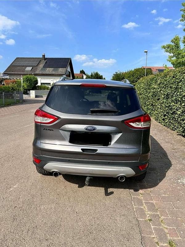 Grau Gebraucht 2014 Ford Kuga Titanium SUV | 10.790 € (Fairer Preis) - Bild 1/4