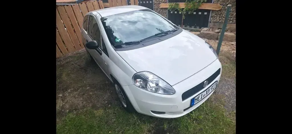 Gebraucht Fiat Punto Pop 69 PS (50 kW) 2011 Weiß Kleinwagen
