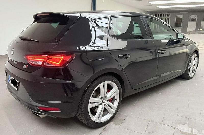 Second-hand Seat Leon CUPRA 280 CP (205 kW) 2014 Negru Berlinǎ
