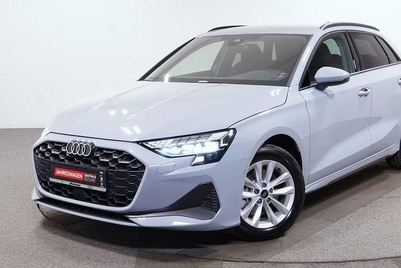 Second-hand Audi A3 Sport 150 CP (110 kW) 2024 Gri Berlinǎ