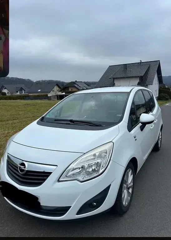 Second-hand Opel Meriva 101 CP (74 kW) 2012 Alb Monovolum
