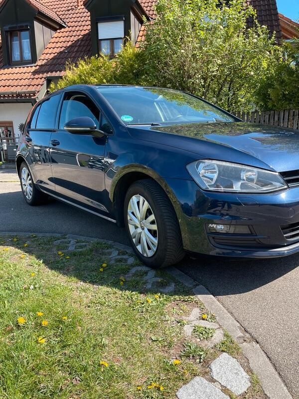 Blau Gebraucht 2014 VW Golf VII Cup Kleinwagen | 6.290 € (Guter Preis) - Bild 1/4