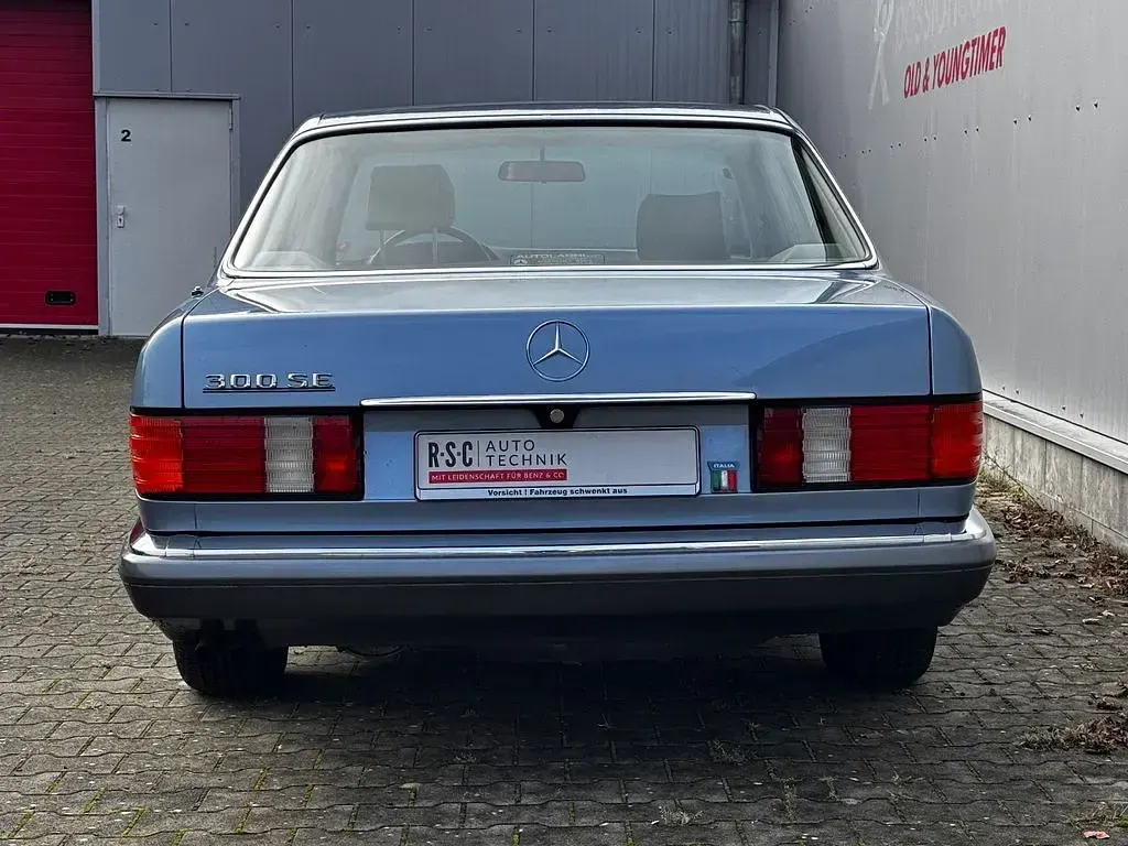 Gebraucht Mercedes 300 188 PS (138 kW) 1988 Blau Limousine