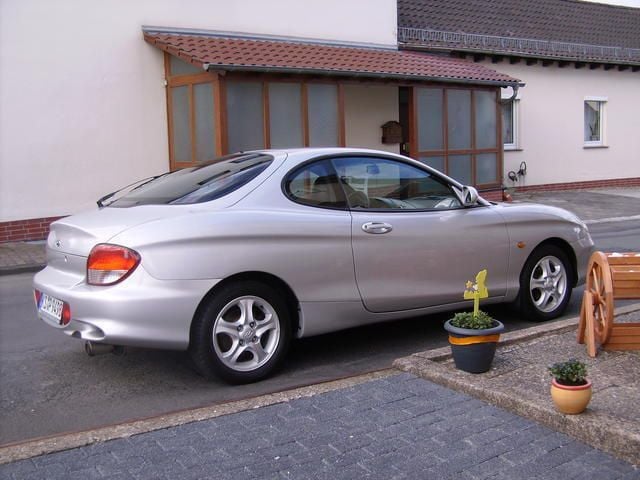 Gebraucht Hyundai Coupé 184 PS (135 kW) 2001 Silber metallic Coupé