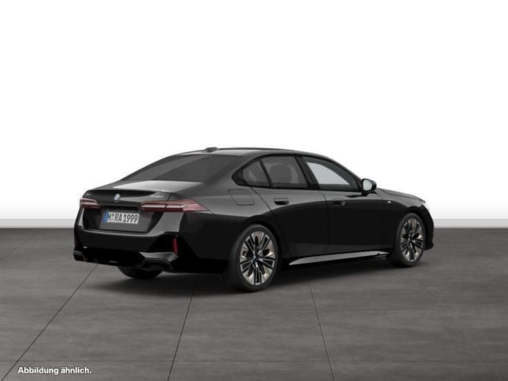 Gebraucht BMW 540 M Sport 286 PS (210 kW) 2025 Black sapphire metallic metallic Limousine