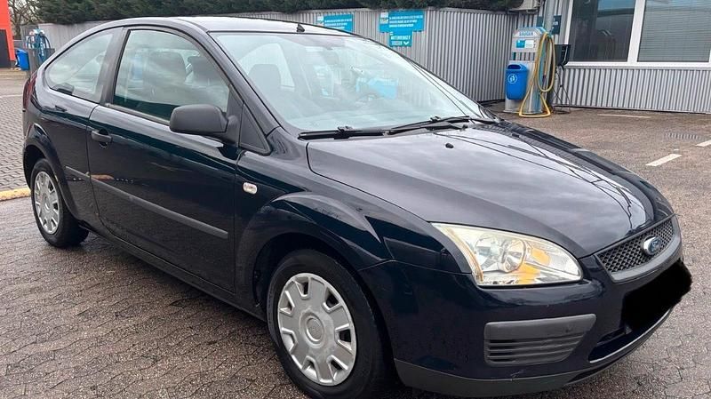 Second-hand Ford Focus 80 CP (58 kW) 2006 Albastru Hatchback
