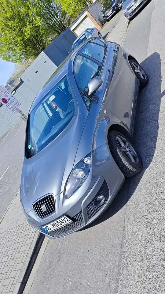Gebraucht Seat Altea 4You 105 PS (77 kW) 2014 Grau Limousine