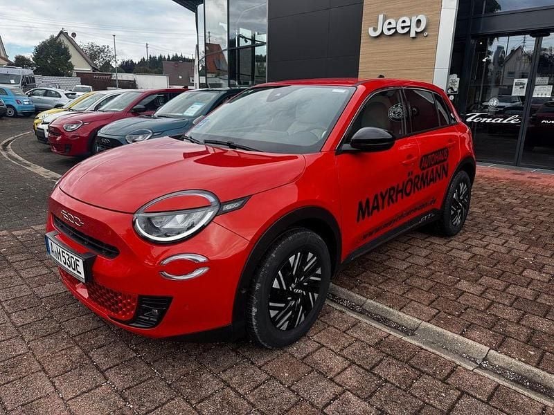 Orange Gebraucht 2023 Fiat 600E La Prima SUV | 34.980 € (Teuer) - Bild 1/4