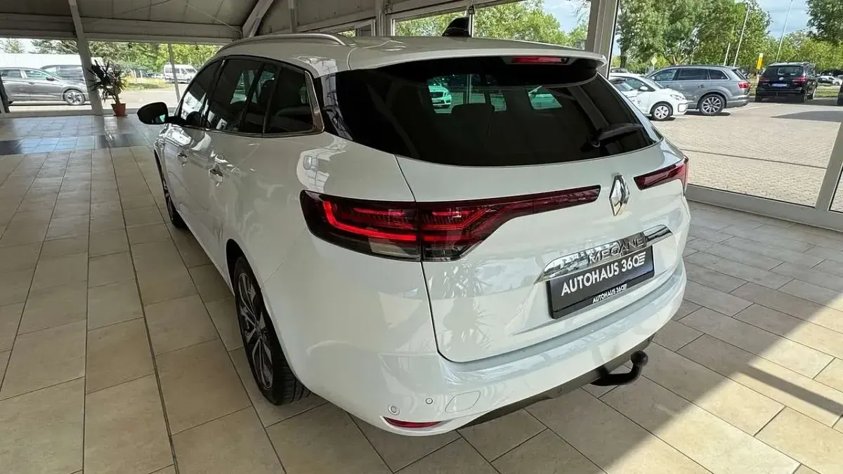 Gebraucht Renault Mégane GrandTour 140 PS (102 kW) 2024 Weiß Kombi