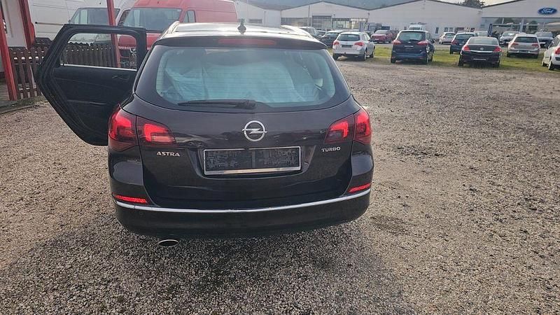 Gebraucht Opel Astra Exklusiv 140 PS (102 kW) 2015 Braun Kombi