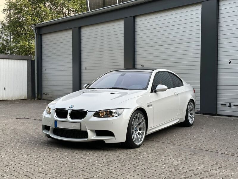 Weiß Gebraucht 2011 BMW M3 Competition Edition Coupé | 63.950 € (Fairer Preis) - Bild 1/4