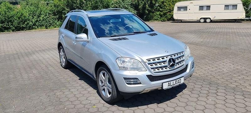 Gebraucht Mercedes ML350 231 PS (169 kW) 2011 Silber SUV