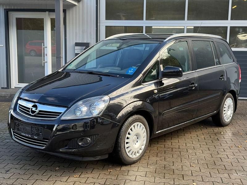 Schwarz Gebraucht 2011 Opel Zafira Design Edition Van / Kleinbus | 3.500 € (Guter Preis) - Bild 1/4