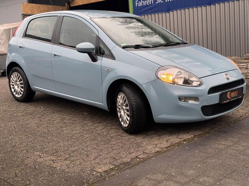 Gebraucht Fiat Punto Pop 77 PS (56 kW) 2015 Colore esterno (azzurro popeli Kleinwagen