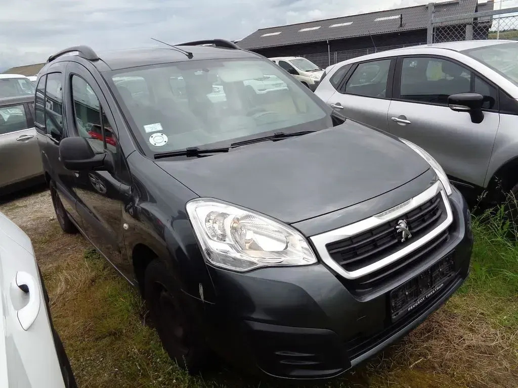 Gebraucht Peugeot Partner Tepee Active 98 PS (72 kW) 2018 Grau Van / Kleinbus