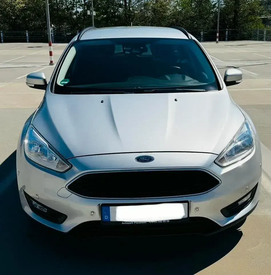 Gebraucht Ford Focus 125 PS (91 kW) 2016 Grau Kombi