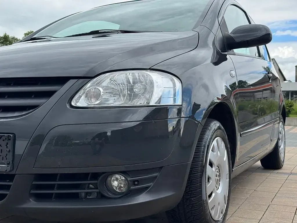 Gebraucht VW Fox Refresh 54 PS (39 kW) 2009 Grau Kleinwagen