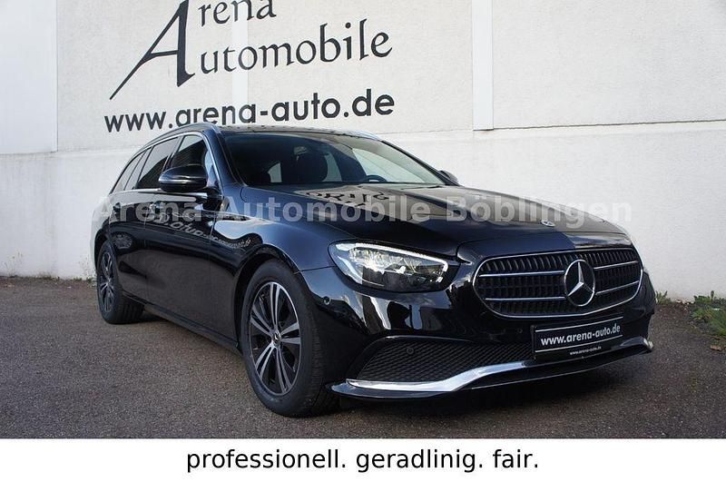 Schwarz Gebraucht 2021 Mercedes E220 Avantgarde Limousine | 26.500 € (Superpreis) - Bild 1/4