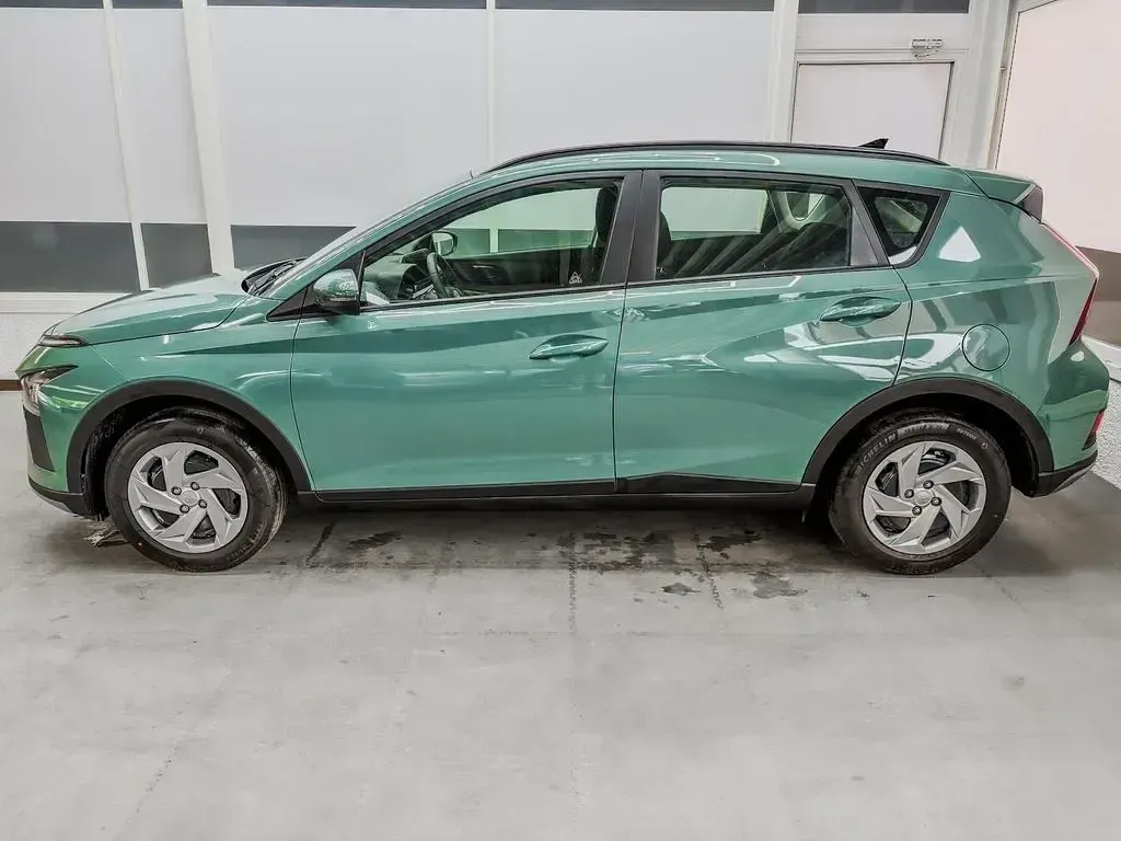 Neu Hyundai Bayon Life 90 PS (66 kW) 2026 Mangrove green mg2 SUV