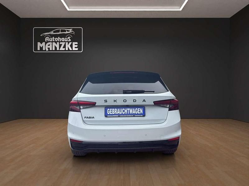 Gebraucht Skoda Fabia Monte Carlo 116 PS (85 kW) 2025 Moonweiss metallic Kleinwagen