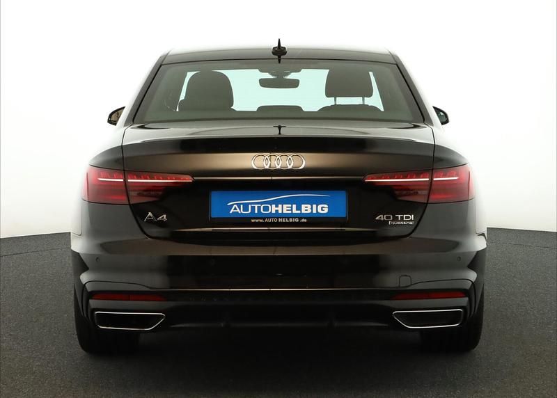 Gebraucht Audi A4 S-Line 204 PS (150 kW) 2022 Mythosschwarz metallic SUV