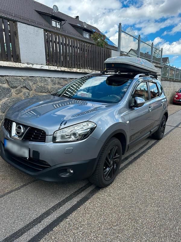 Silber Gebraucht 2011 Nissan Qashqai SUV | 5.800 € (Fairer Preis) - Bild 1/2
