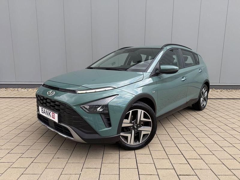 Grün Gebraucht 2021 Hyundai Bayon Intro Edition SUV | 14.990 € (Fairer Preis) - Bild 1/4