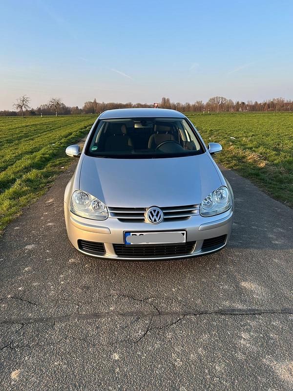Gebraucht VW Golf IV 102 PS (75 kW) 2004 Silber Limousine