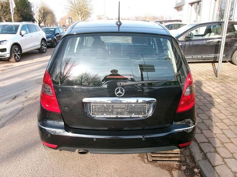 Gebraucht Mercedes A160 95 PS (69 kW) 2010 Schwarz Limousine