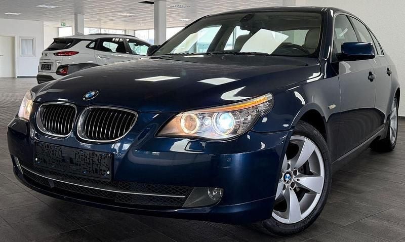 Gebraucht BMW 525 Sport Line 197 PS (144 kW) 2008 Blau Limousine