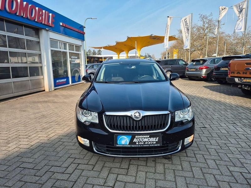 Gebraucht Skoda Superb Elegance 170 PS (125 kW) 2012 Schwarz Kombi